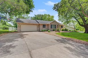13901 92nd Pl N, Maple Grove, MN 55369 - Photo 2