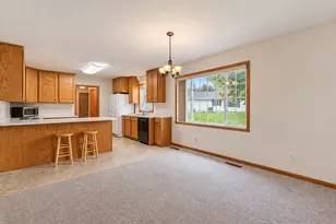 198 Cedar Cove Ln, Owatonna, MN 55060 - Photo 8