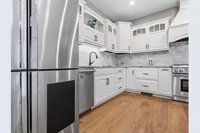4766 S Oakwood Hills Parkway, Eau Claire, WI 54701 - Photo 8