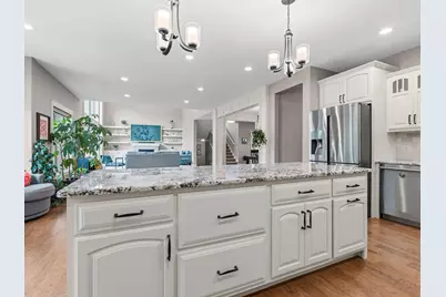4766 S Oakwood Hills Parkway, Eau Claire, WI 54701 - Photo 6