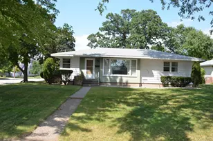 414 S 8th St, La Crescent, MN 55947 - Photo 2