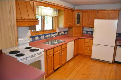 414 S 8th Street, La Crescent, MN 55947 - Photo 4