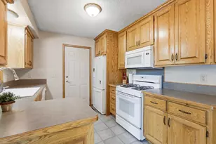11757 Jefferson St NE, Blaine, MN 55434 - Photo 6