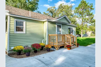 2011 Norton Avenue NW, Bemidji, MN 56601 - Photo 4