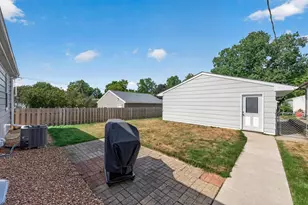 1949 Nevada Ave E, Saint Paul, MN 55119 - Photo 18