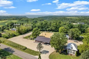 S3165 Co Rd M, Fountain City, WI 54629 - Photo 38