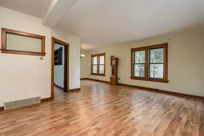 303 Broadway, Hanska, MN 56041 - Photo 8