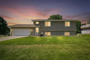 2201 Kessler Ln, Chaska, MN 55318 - Photo 30