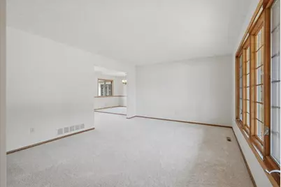 454 Oday Street S, Maplewood, MN 55119 - Photo 6