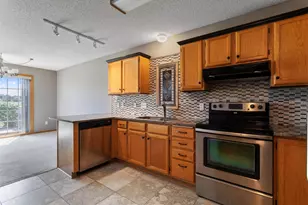 13440 60th Pl N, Plymouth, MN 55446 - Photo 4