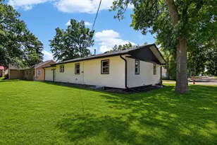 285 W 1st St, Rush City, MN 55069 - Photo 6