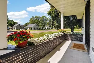 285 W 1st St, Rush City, MN 55069 - Photo 2