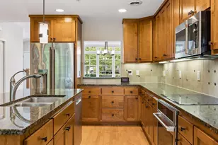 533 Willoughby Way W, Minnetonka, MN 55305 - Photo 8