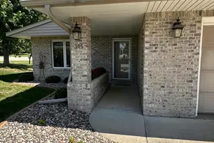 305 Salem Point Dr SW, Rochester, MN 55902 - Photo 2