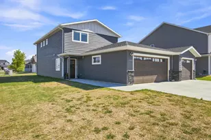 1102 Lilac Ln, Moorhead, MN 56560 - Photo 2