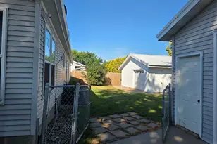 320 6th Ave NE, Plainview, MN 55964 - Photo 4