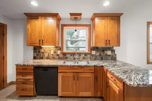 62 Juniper St, Mahtomedi, MN 55115 - Photo 6