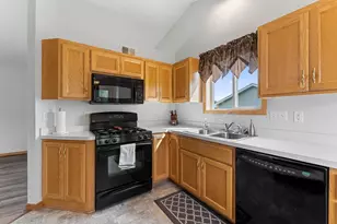 1704 Jefferson St S, Cambridge, MN 55008 - Photo 16