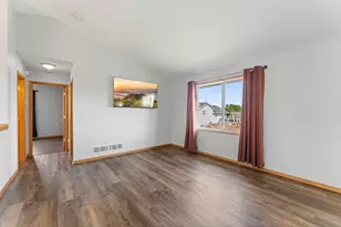 1704 Jefferson St S, Cambridge, MN 55008 - Photo 10