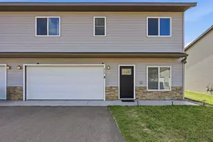 416 Sierra Pl, Roberts, WI 54023 - Photo 2
