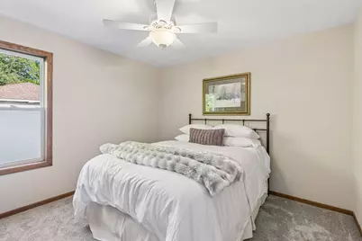 9025 Sunnyvale Drive, Chanhassen, MN 55317 - Photo 36