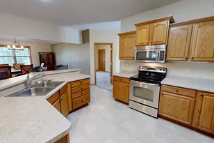 2858 9th Ave SE, Willmar, MN 56201 - Photo 8