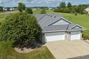 2858 9th Ave SE, Willmar, MN 56201 - Photo 2