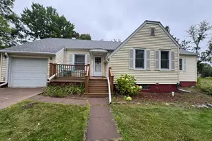 421 1st St, Moose Lake, MN 55767 - Photo 2