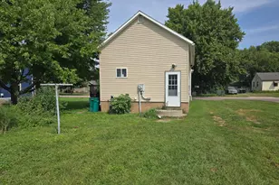 214 E 8th St, Fairmont, MN 56031 - Photo 6
