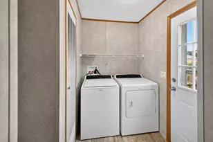 400 E Baldwin Ave, Kellogg, MN 55945 - Photo 8