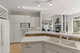 10605 54th Ave N, Plymouth, MN 55442 - Photo 16