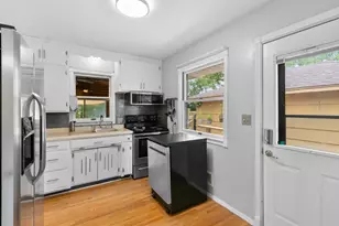 2726 Dellwood St, Roseville, MN 55113 - Photo 10