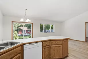 614 Golden Gate Ln, Winsted, MN 55395 - Photo 10