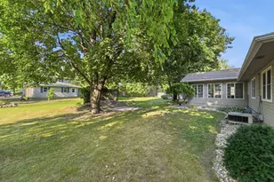 243 E Dahlstrom Ave, Appleton, MN 56208 - Photo 4