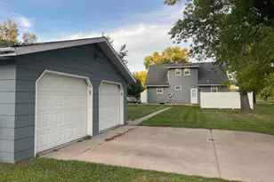 906 15th St S, Benson, MN 56215 - Photo 6