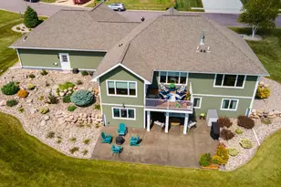 864 Goves Way, Madelia, MN 56062 - Photo 8