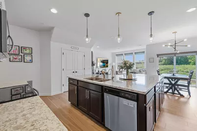 762 Stonegate Road, Chanhassen, MN 55317 - Photo 4