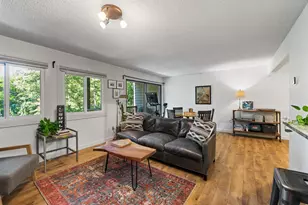 8948 Neill Lake Rd, Eden Prairie, MN 55347 - Photo 10