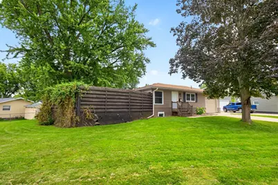 402 Sunset Court NE, Stewartville, MN 55976 - Photo 4