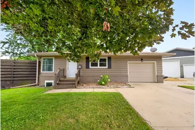402 Sunset Court NE, Stewartville, MN 55976 - Photo 2