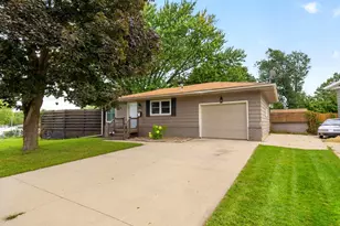 402 Sunset Ct NE, Stewartville, MN 55976 - Photo 1