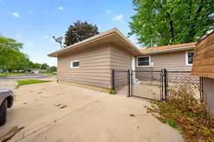 402 Sunset Ct NE, Stewartville, MN 55976 - Photo 38
