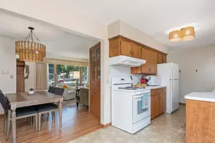 948 Main St S, Shakopee, MN 55379 - Photo 10