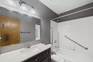 7018 43rd St N, Oakdale, MN 55128 - Photo 16
