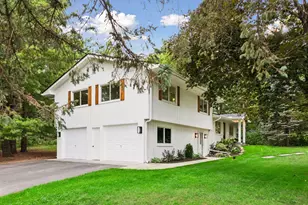 18065 Berry Ln, Wayzata, MN 55391 - Photo 2