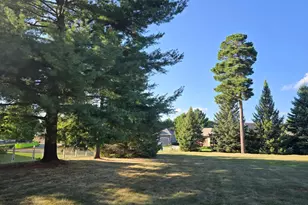 560 Fisher Cir, Vadnais Heights, MN 55127 - Photo 2