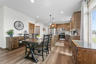 1352 Bradford St SE, Hutchinson, MN 55350 - Photo 8