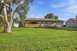 261 Dupont Ave NE, Hector, MN 55342 - Photo 4