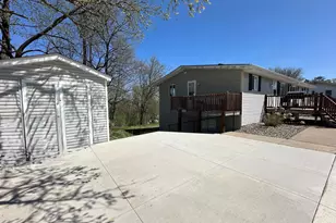 520 W State St, Belle Plaine, MN 56011 - Photo 2