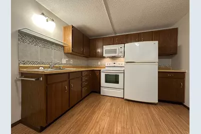520 W State Street, Belle Plaine, MN 56011 - Photo 16